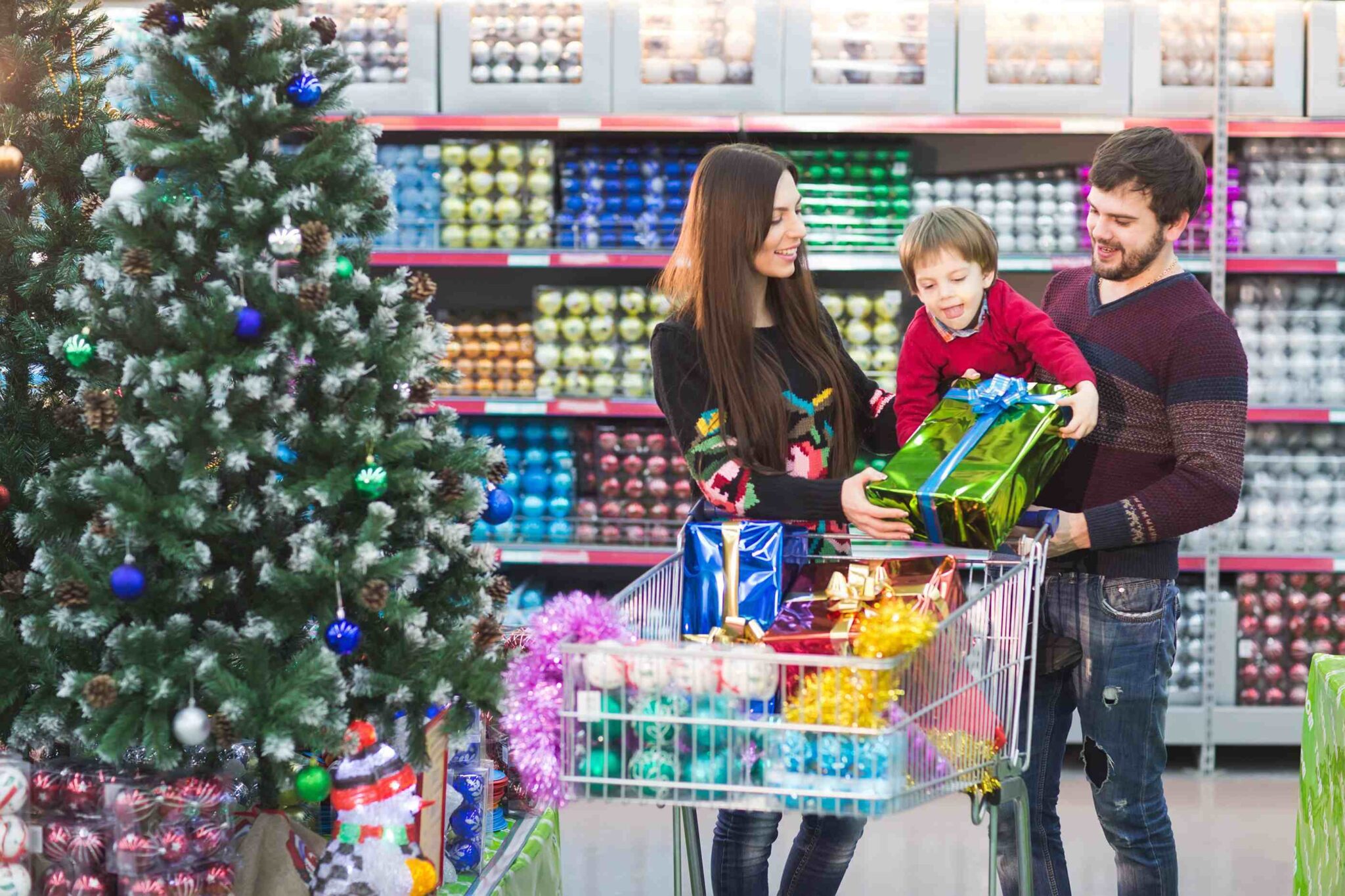 Christmas decoration ideas for supermarkets